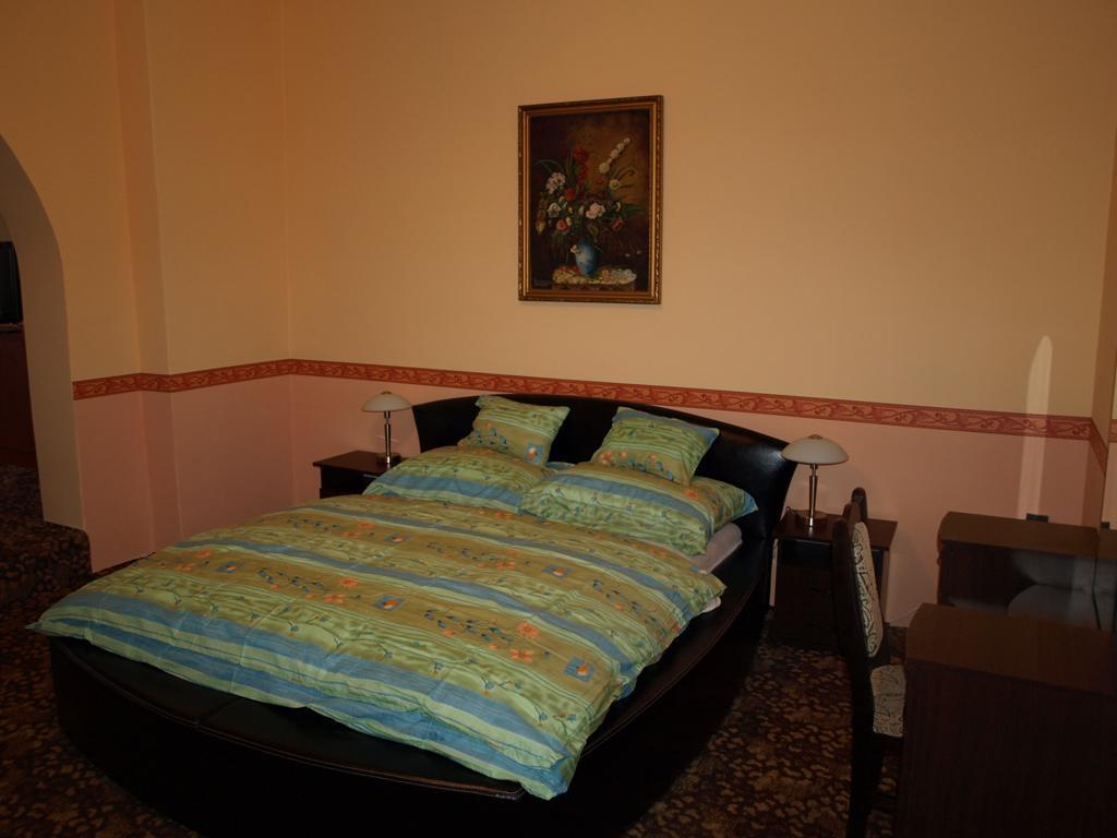 Hôtel Fonix Panzio à Pápa Chambre photo