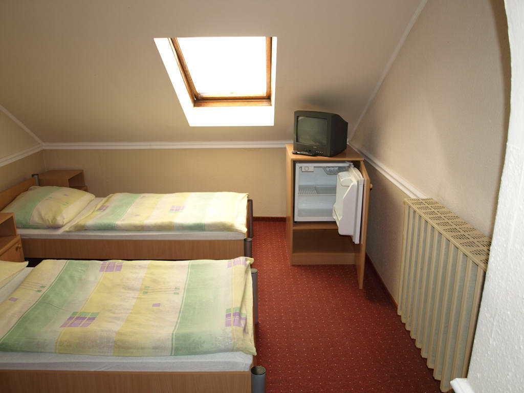 Hôtel Fonix Panzio à Pápa Chambre photo
